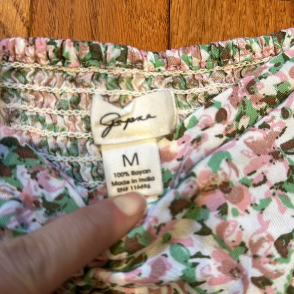 Jopna size medium ruffle sleeve floral top - Picture 3 of 5